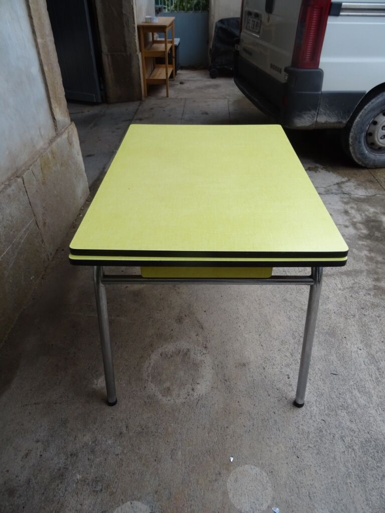 Formica table