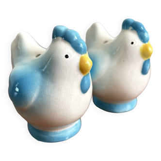 Chicken salt and pepper shakers, blue-white majolica, vintage ceramic tableware, roosters