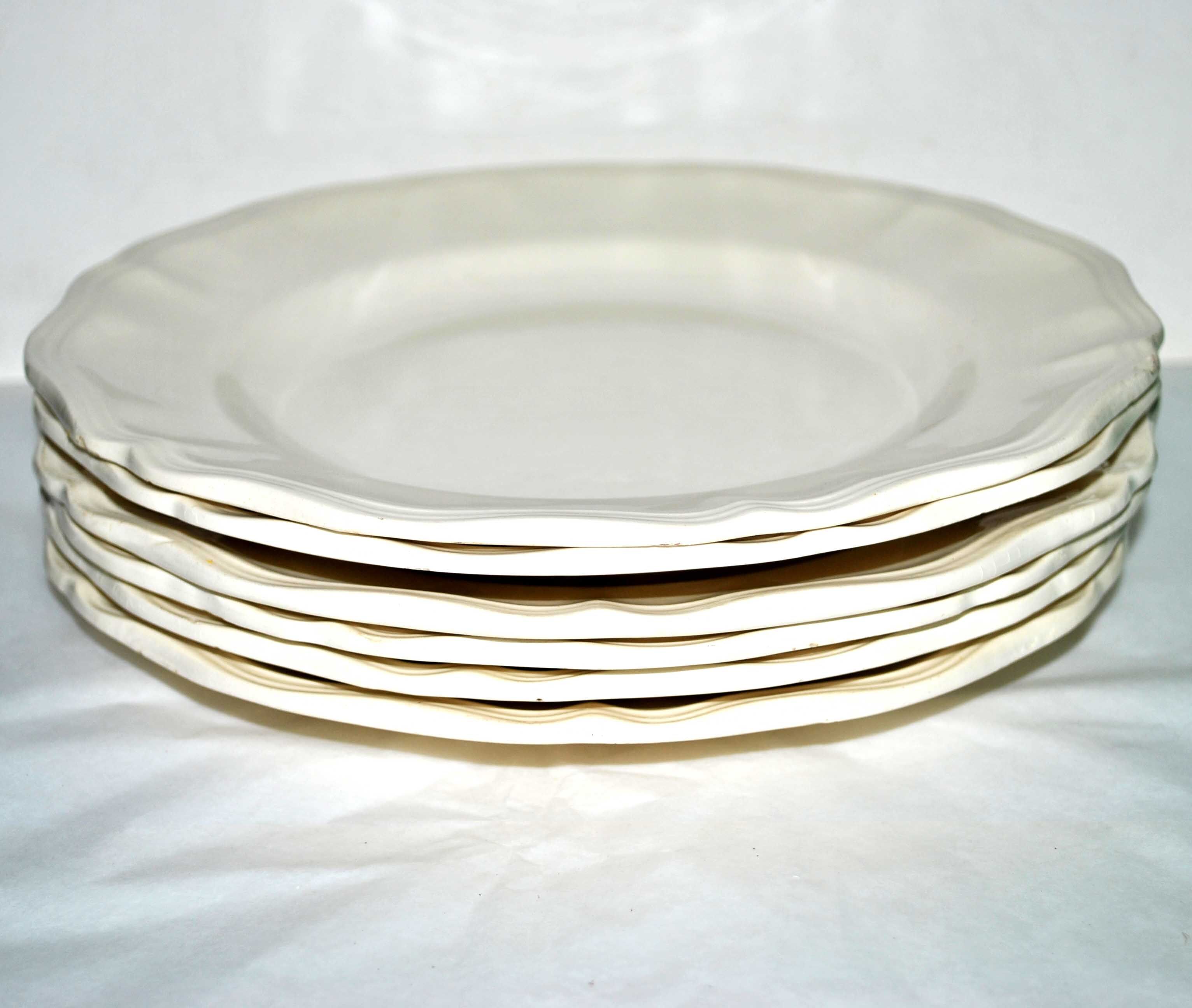 Series of 6 old plates in opaque earthenware of SARREGUEMINES Earth of iron cream 24.5cm