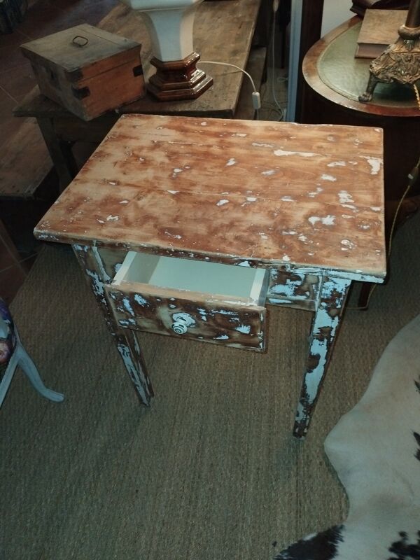 Petite table ancienne shabby chic