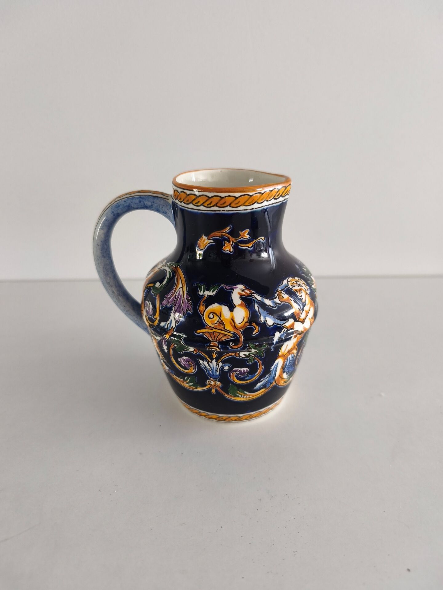 Petit pichet / Pot à lait en faïence de Gien - Renaissance