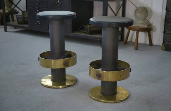 6 tabourets en acier et laiton 1980