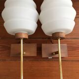 _Closes vintage wall light