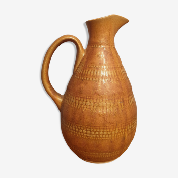 Digoin sandstone pitcher