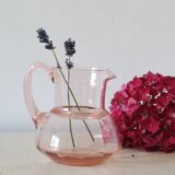 Pichet ancien en verre rose