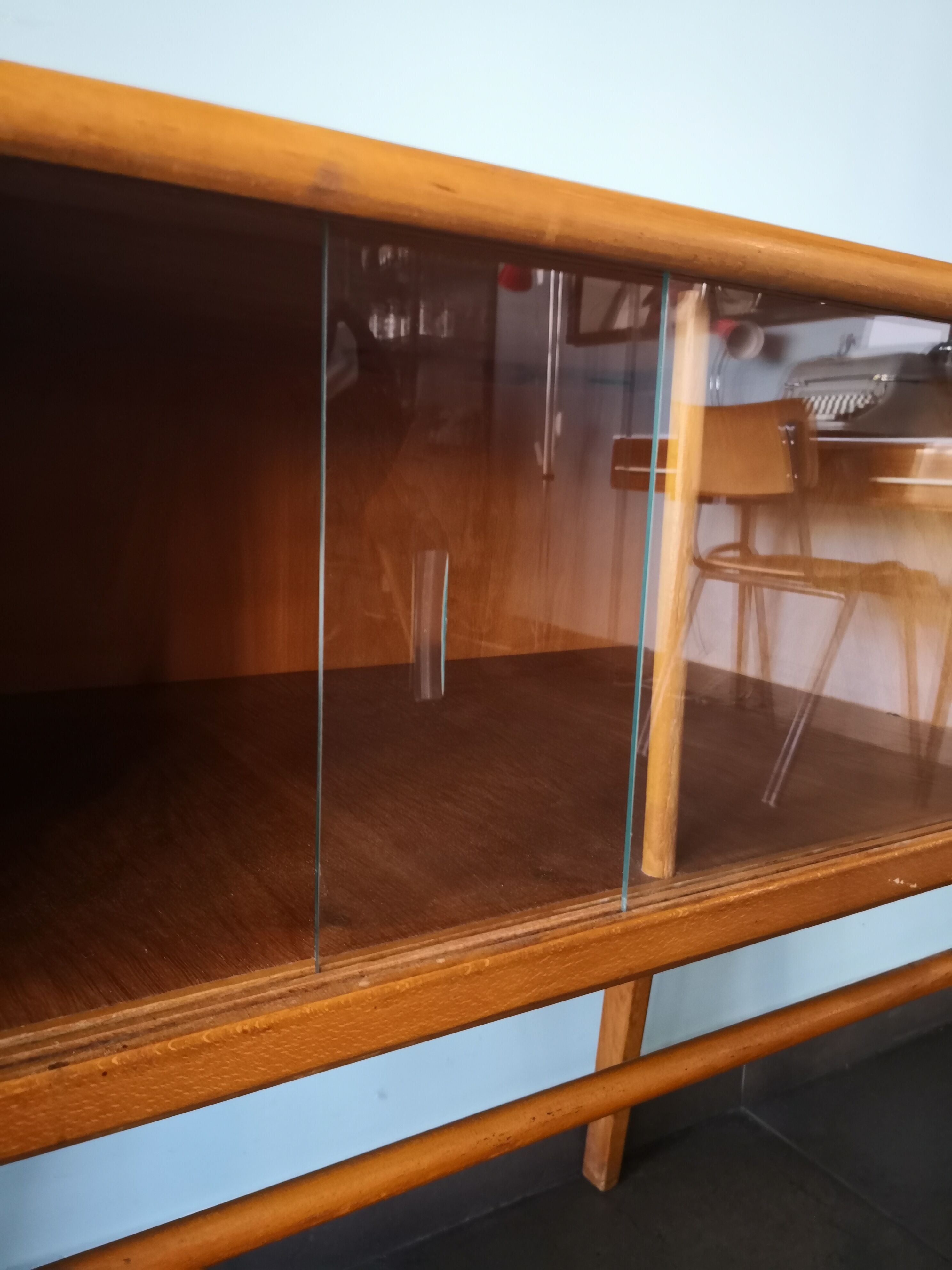 Vintage TV/radio stand, Czech (Opp. Hodonin)