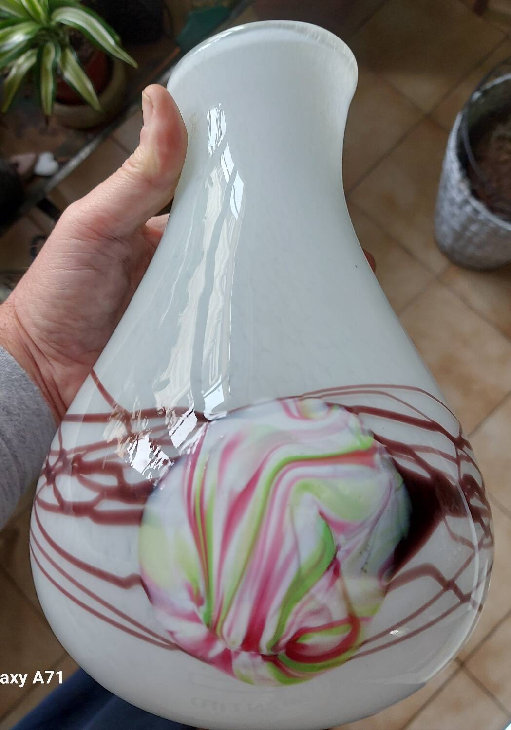 Vase boule en Opaline blanche pop art de Florence