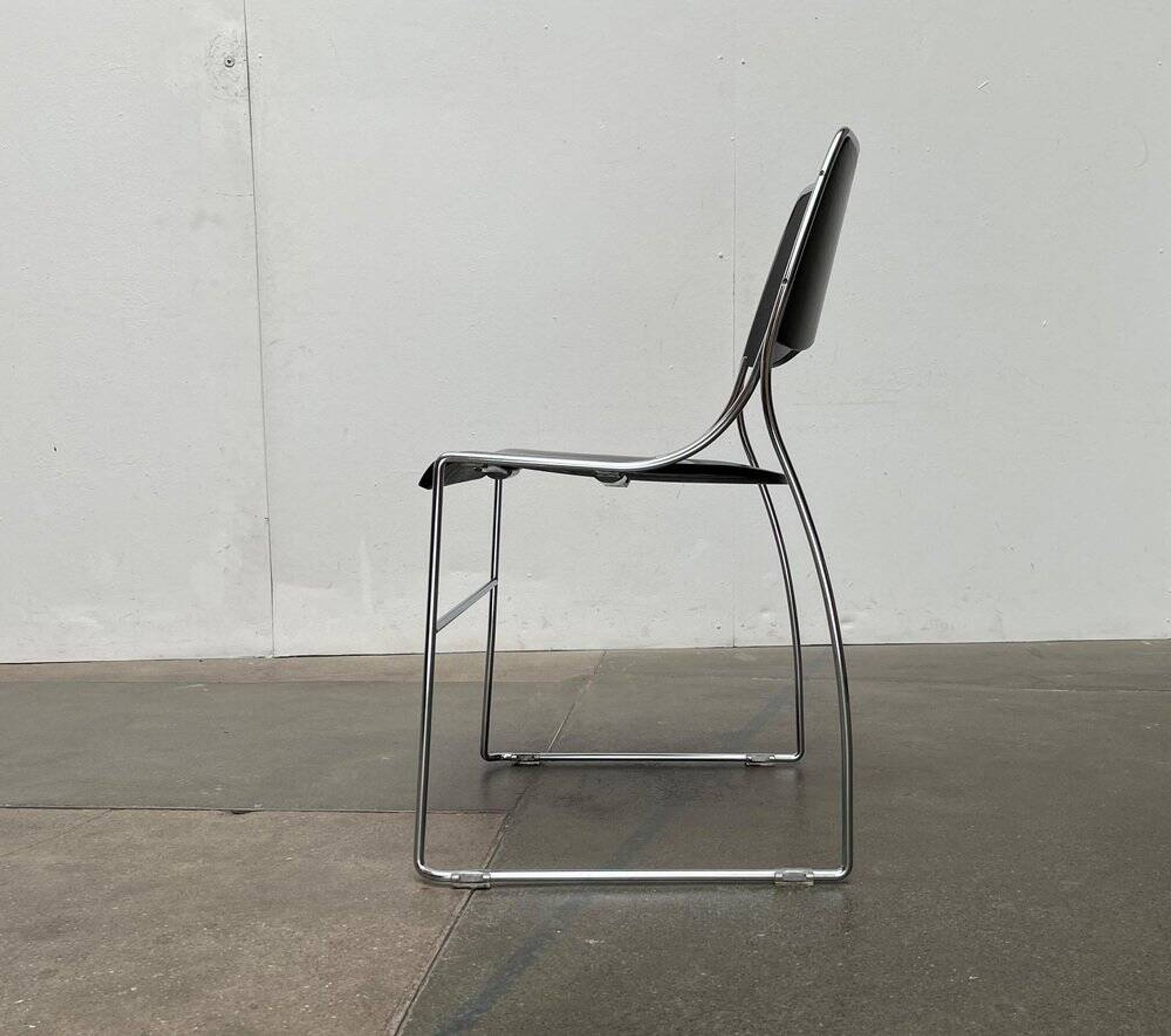 Set of minimalist postmodern stackable chairs, 1980s.