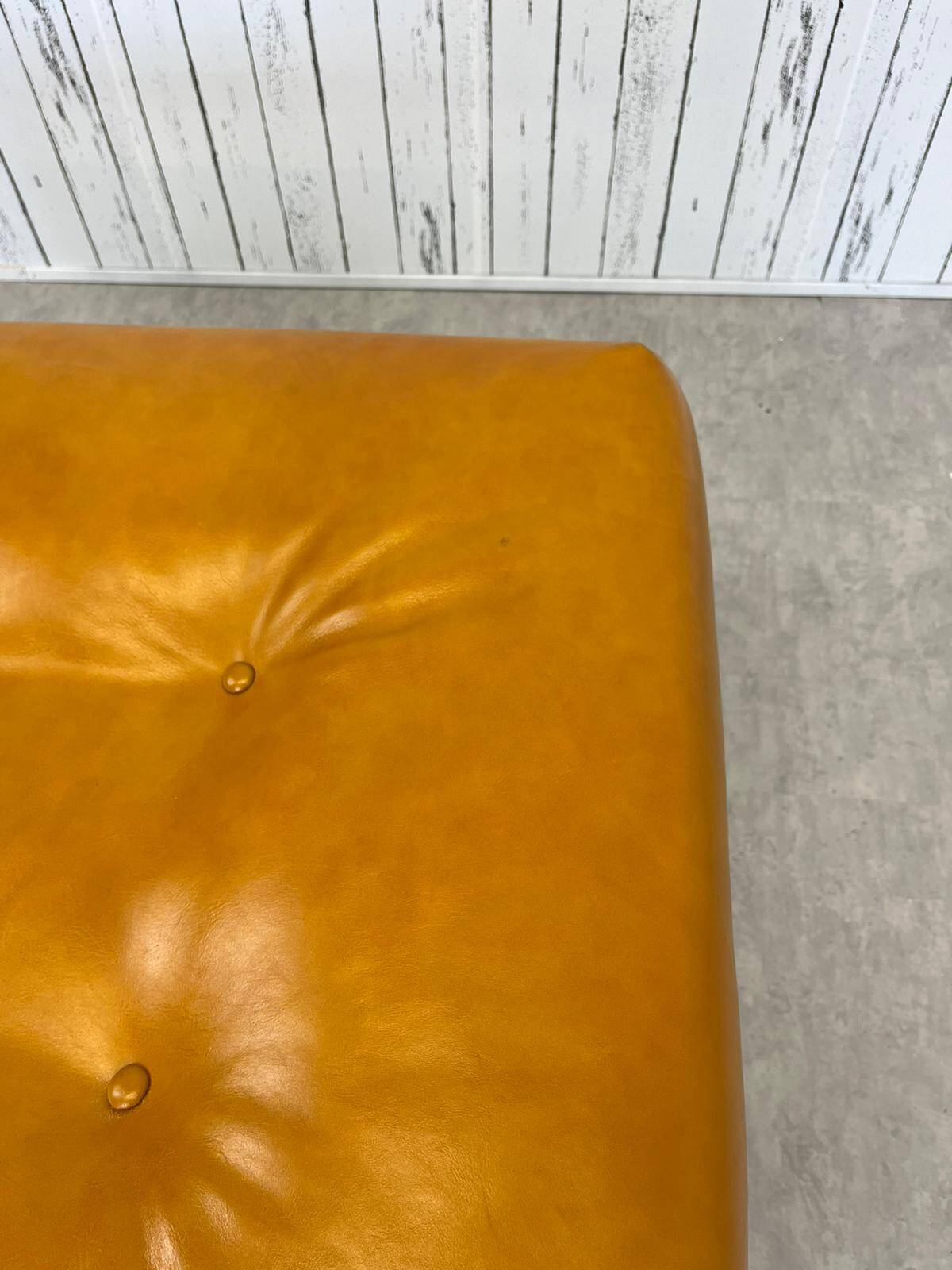 Alta Chair Oscar Niemeyer, Mobilier International