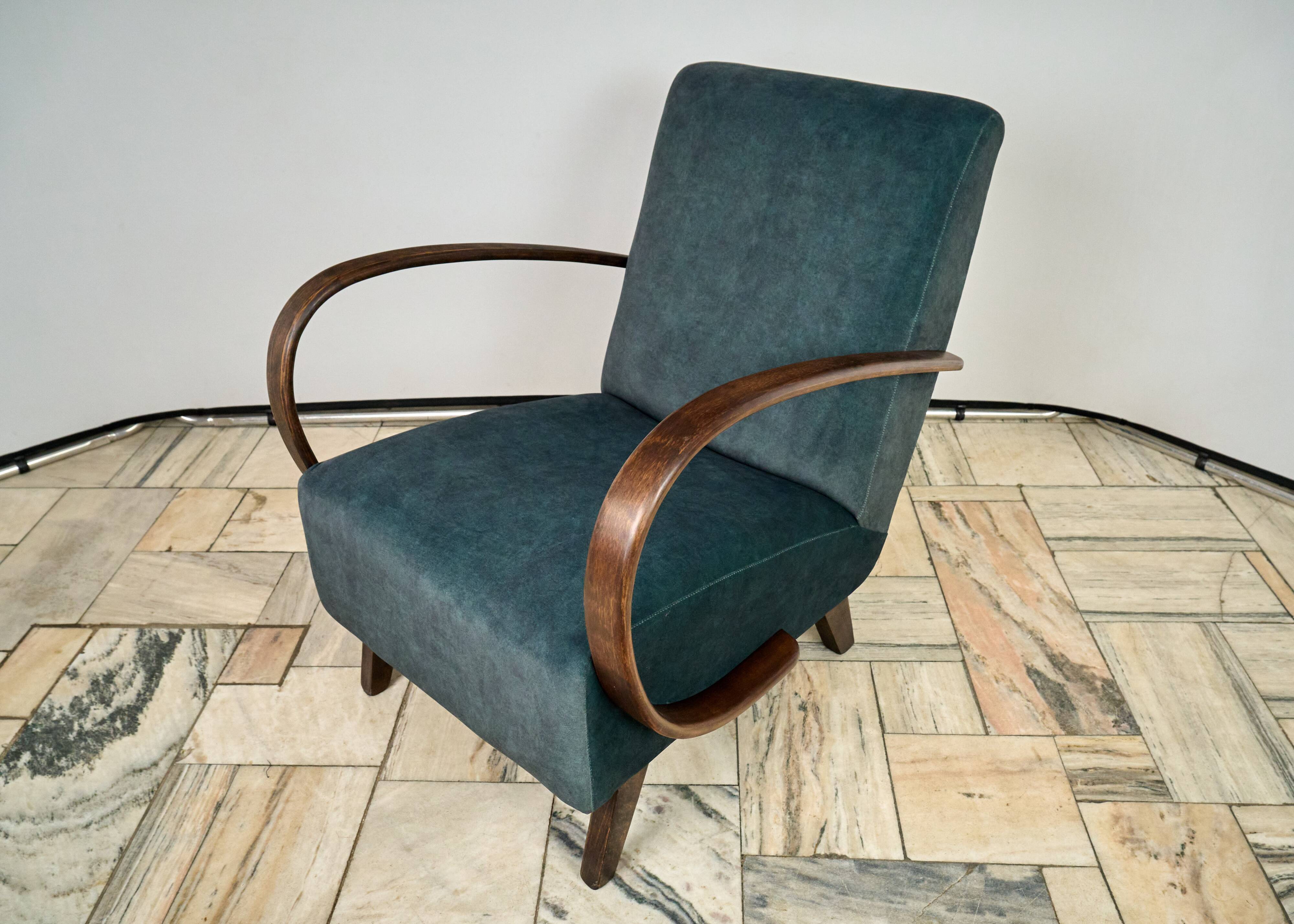 H 410 armchair designed by Jindrich Halabala, Czechoslo
