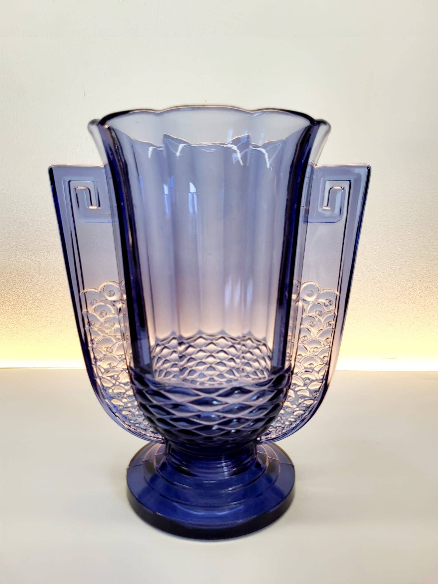 Val Saint Lambert Art deco vaas, serie Luxval model Romeo lila kleur België