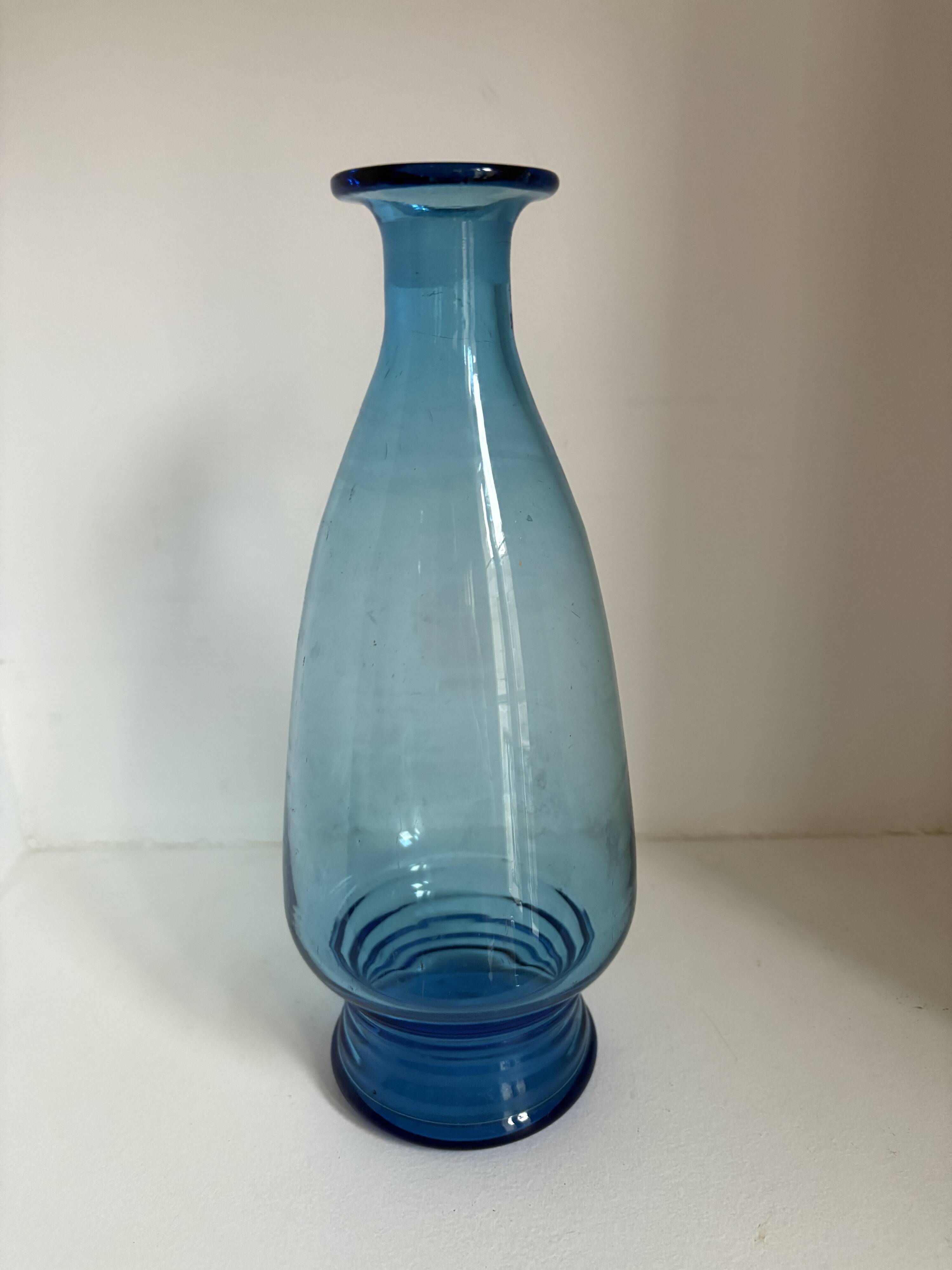 Set of 18 decorative items