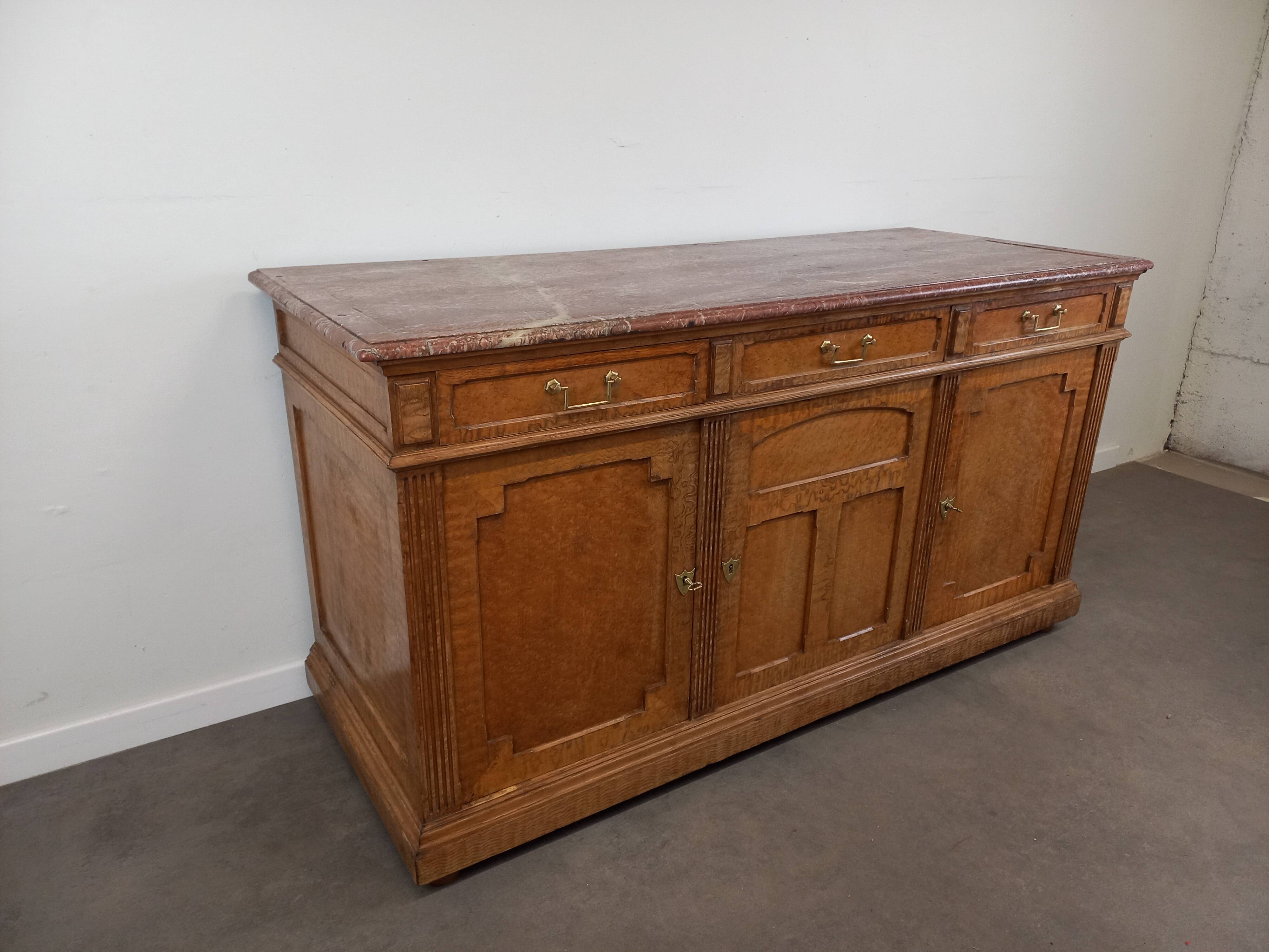 Banque de magasin plateau marbre