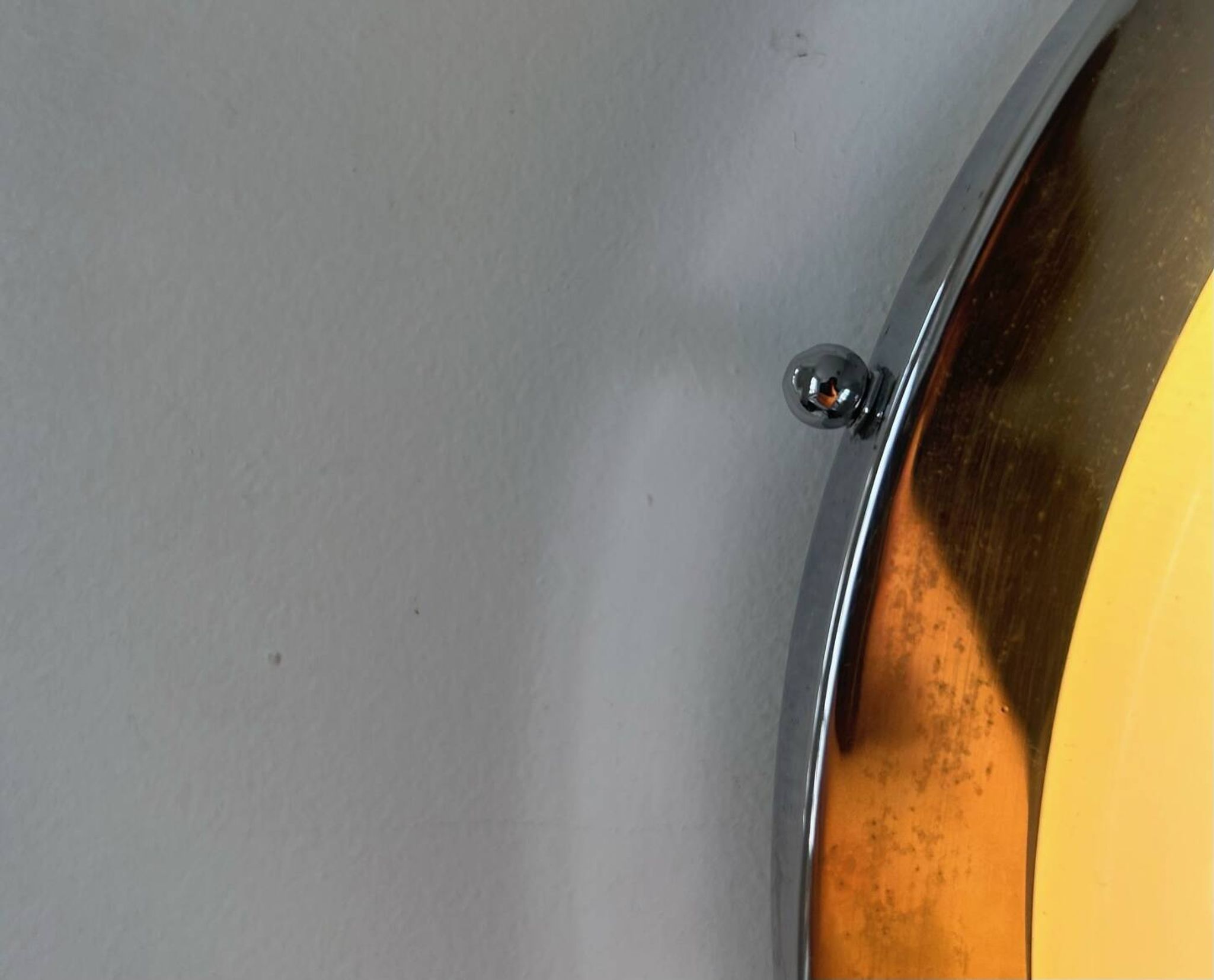 Vintage modernist Perzel wall lamp, chrome and holophane glass, France 1930