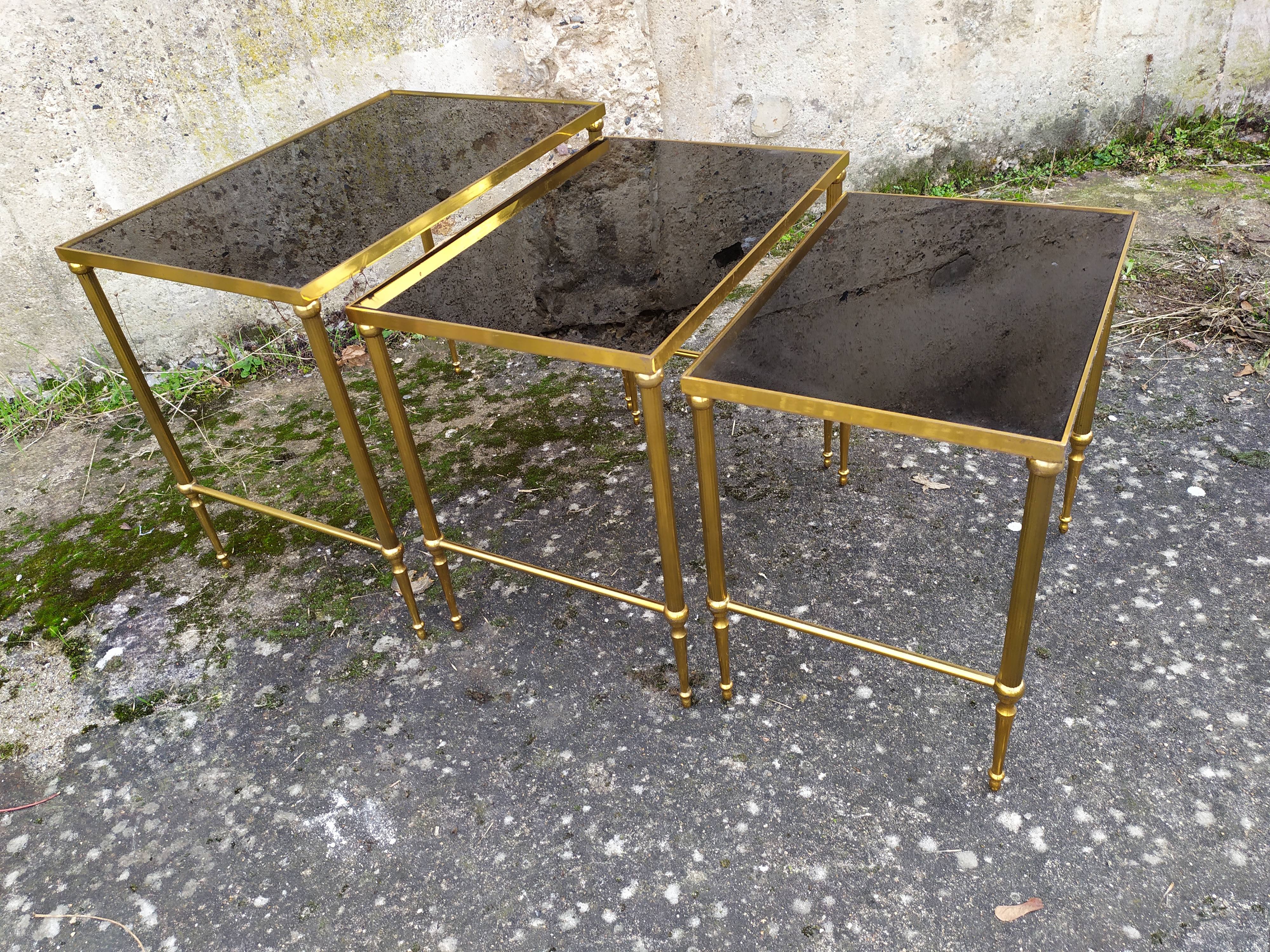 Tables gigognes laiton doré