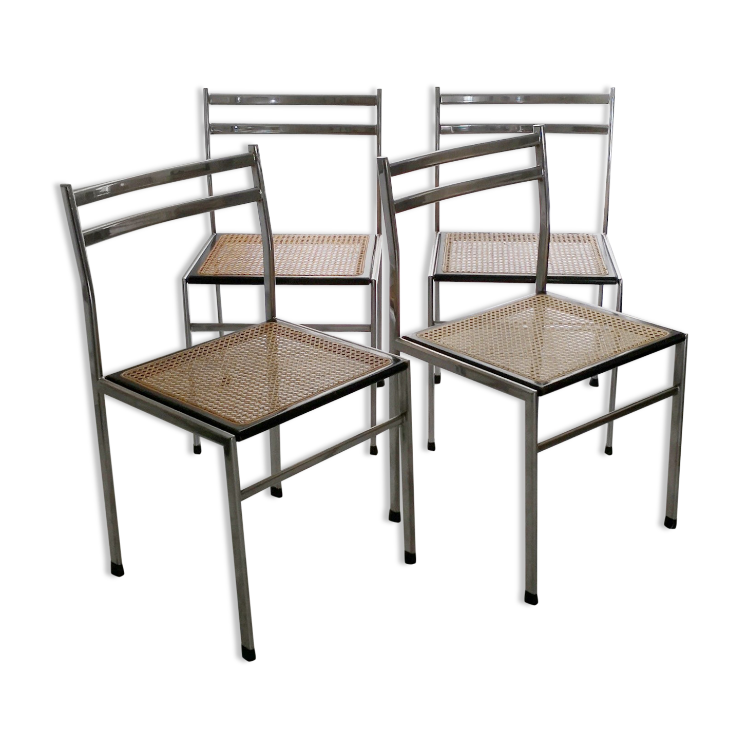 Suite de 4 chaises cannées des années 70/80