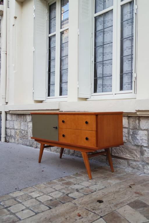 Compass feet sideboard