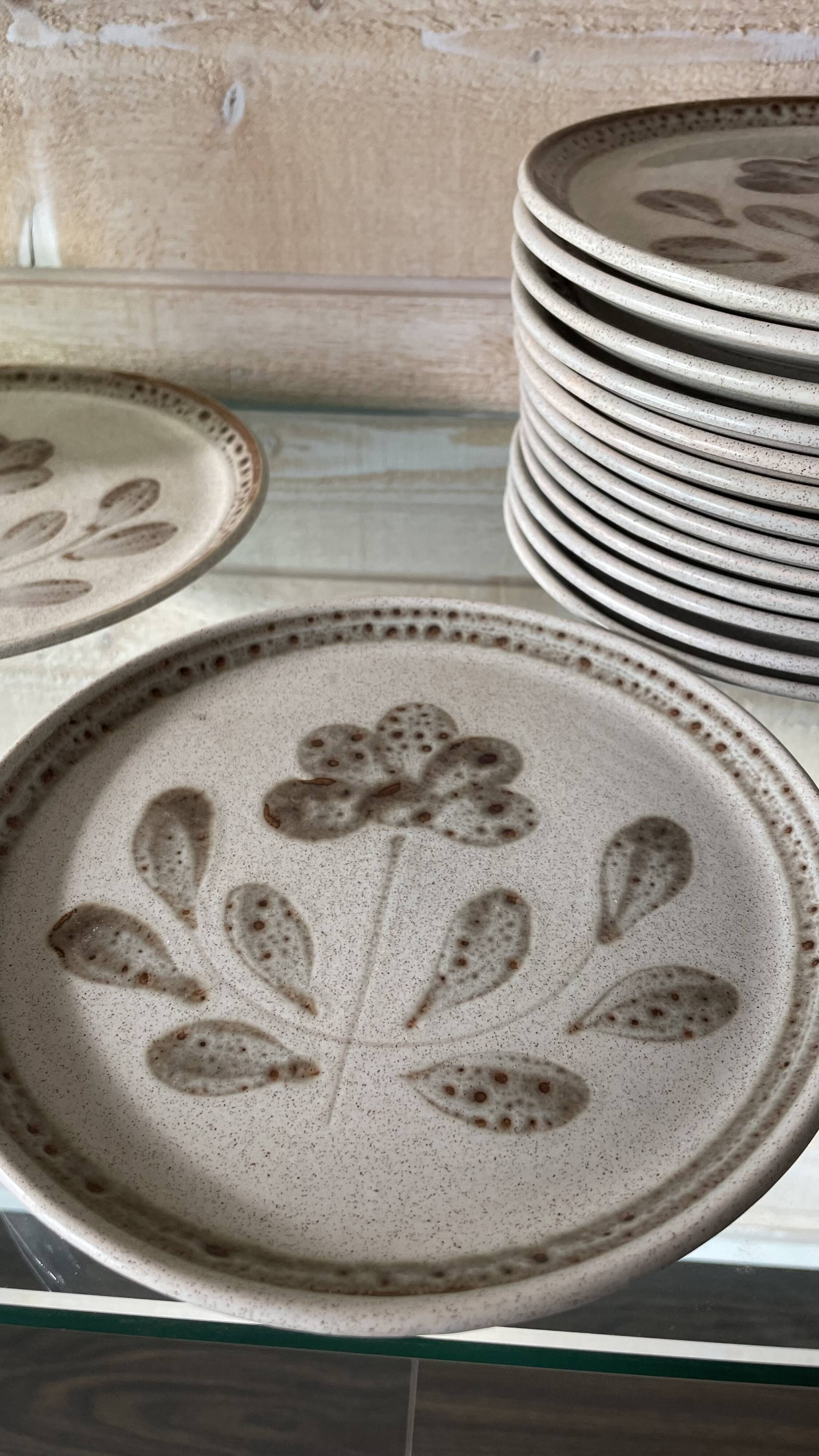 Set of 6 Sarreguemines stoneware dessert plates, Jocelyne pattern