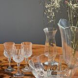 Small vintage Arcoroc Codec glass salad bowl with stylized petal patterns