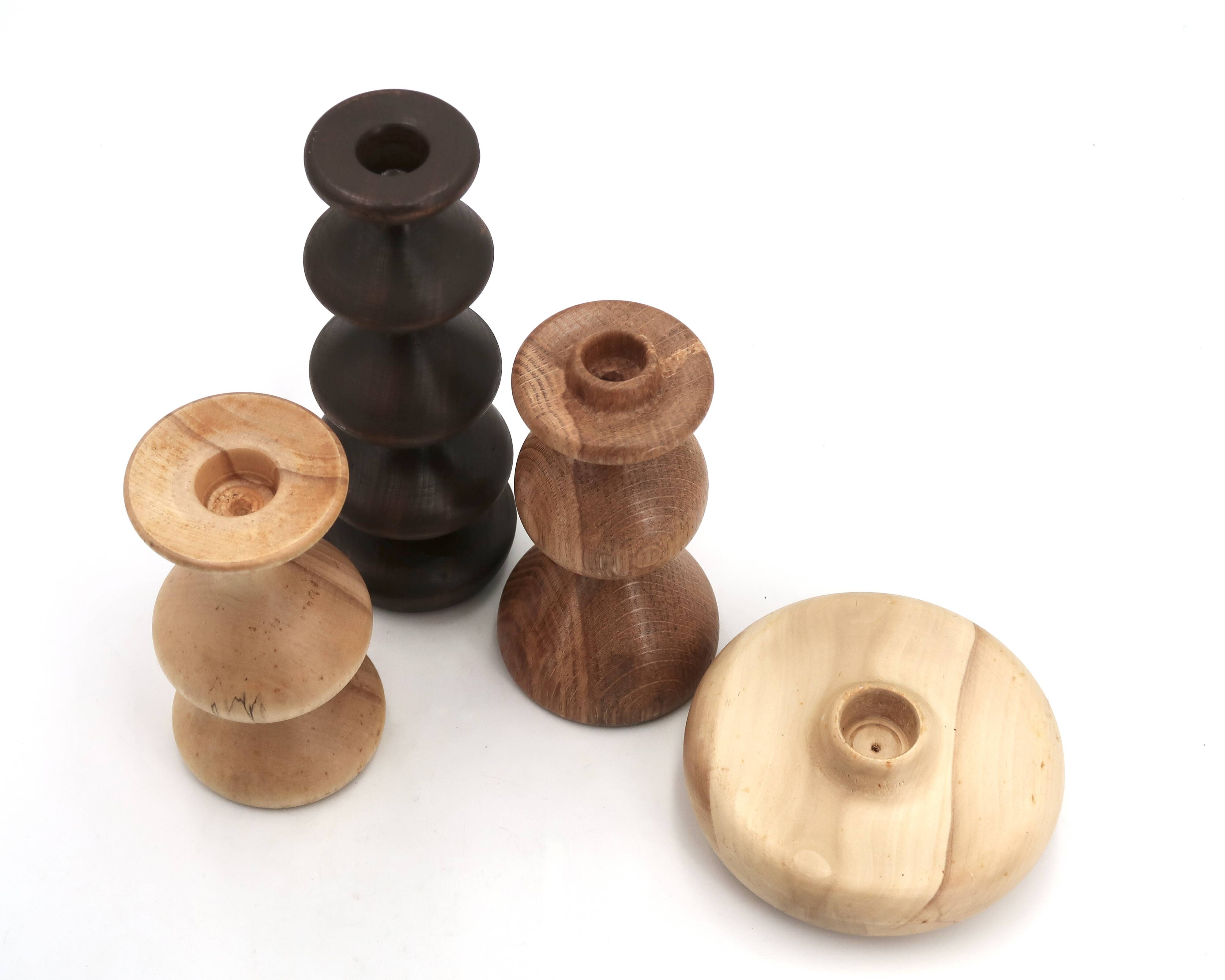 Set of four turned wooden column-style candlesticks, 1970s