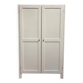 Armoire parisienne