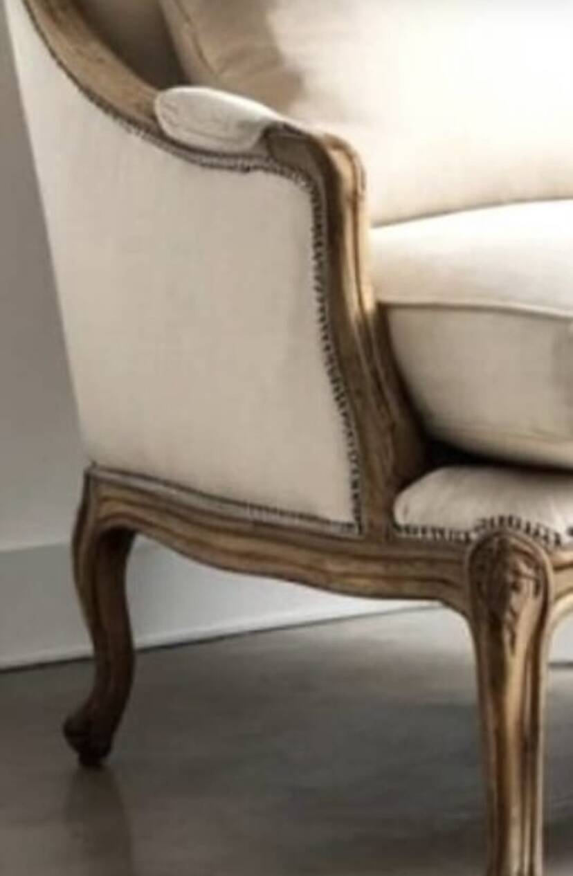 Fauteuil classique en bois massif