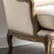 Fauteuil classique en bois massif