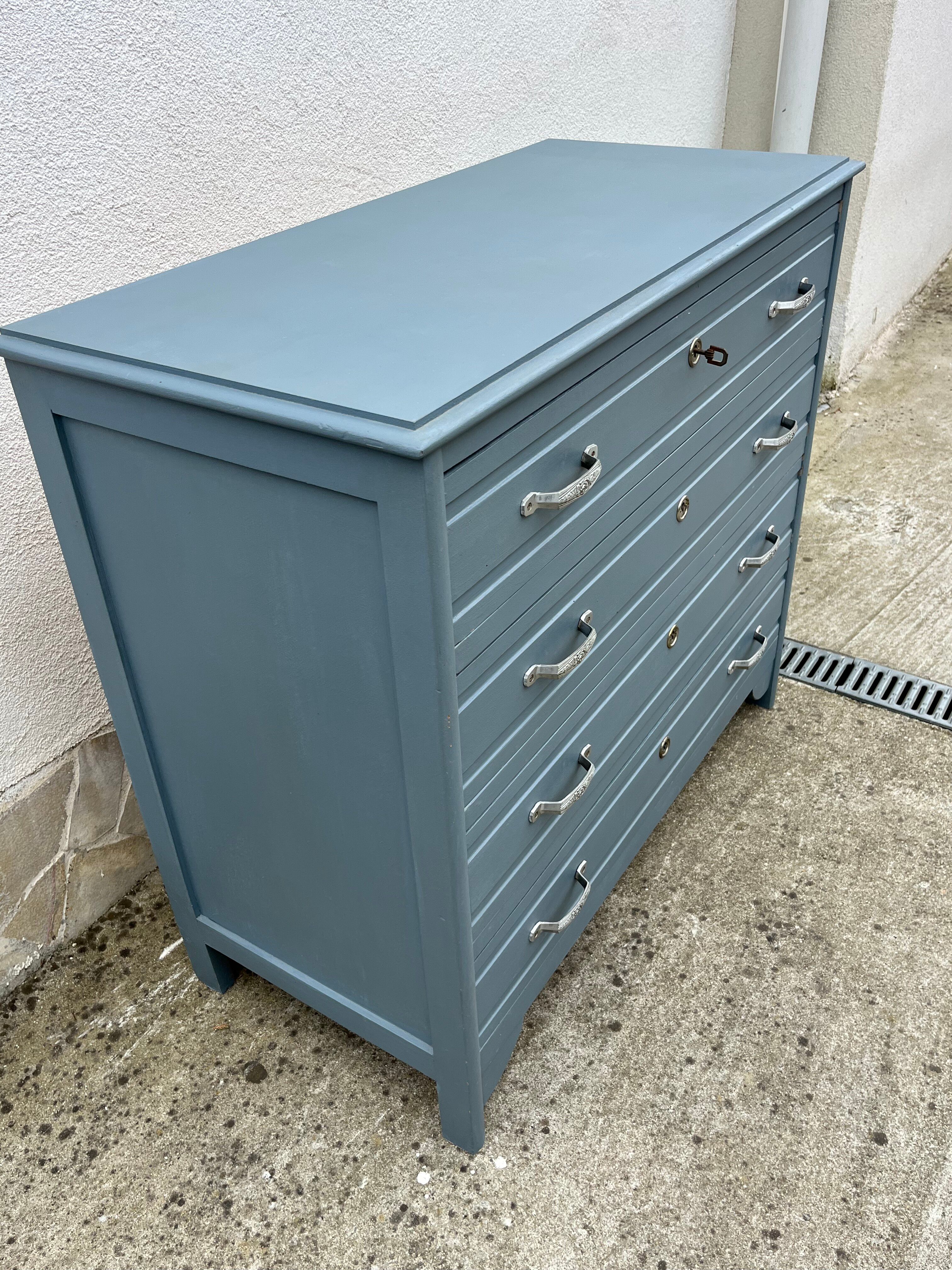 Vintage Art Deco chest of drawers