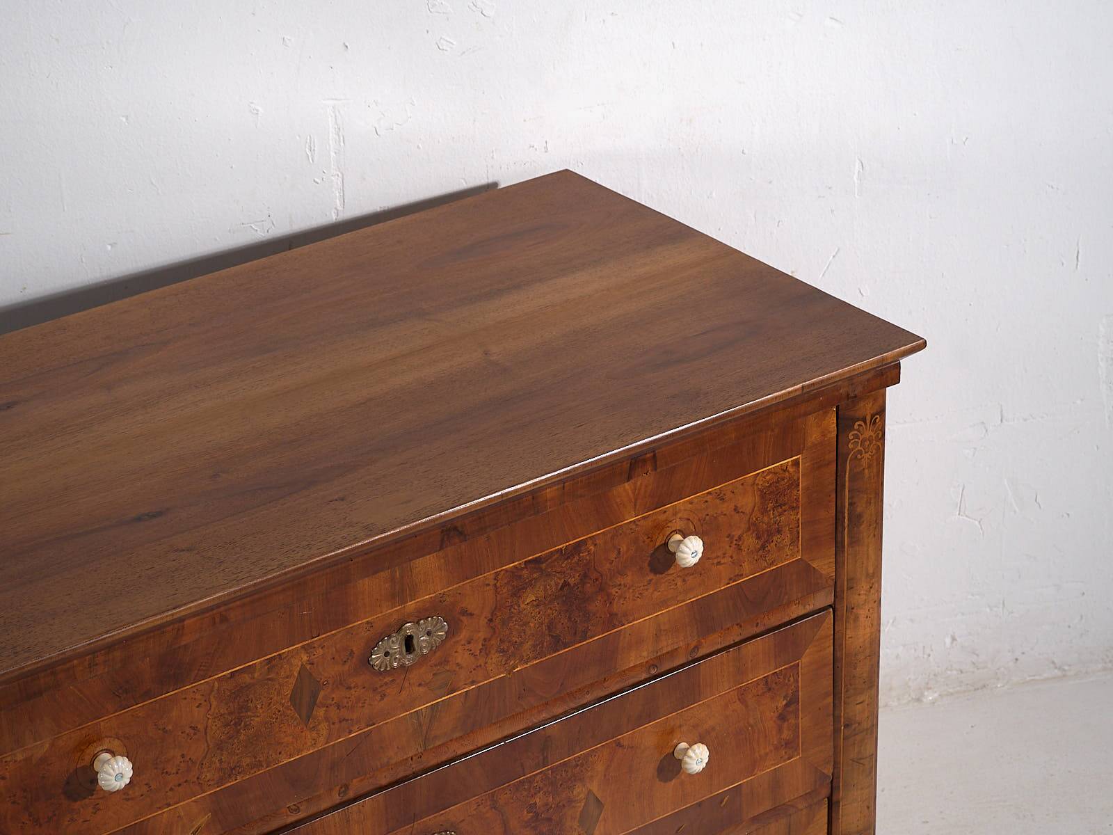 Antique Biedermeier chest of drawers with three drawers (circa 1850)