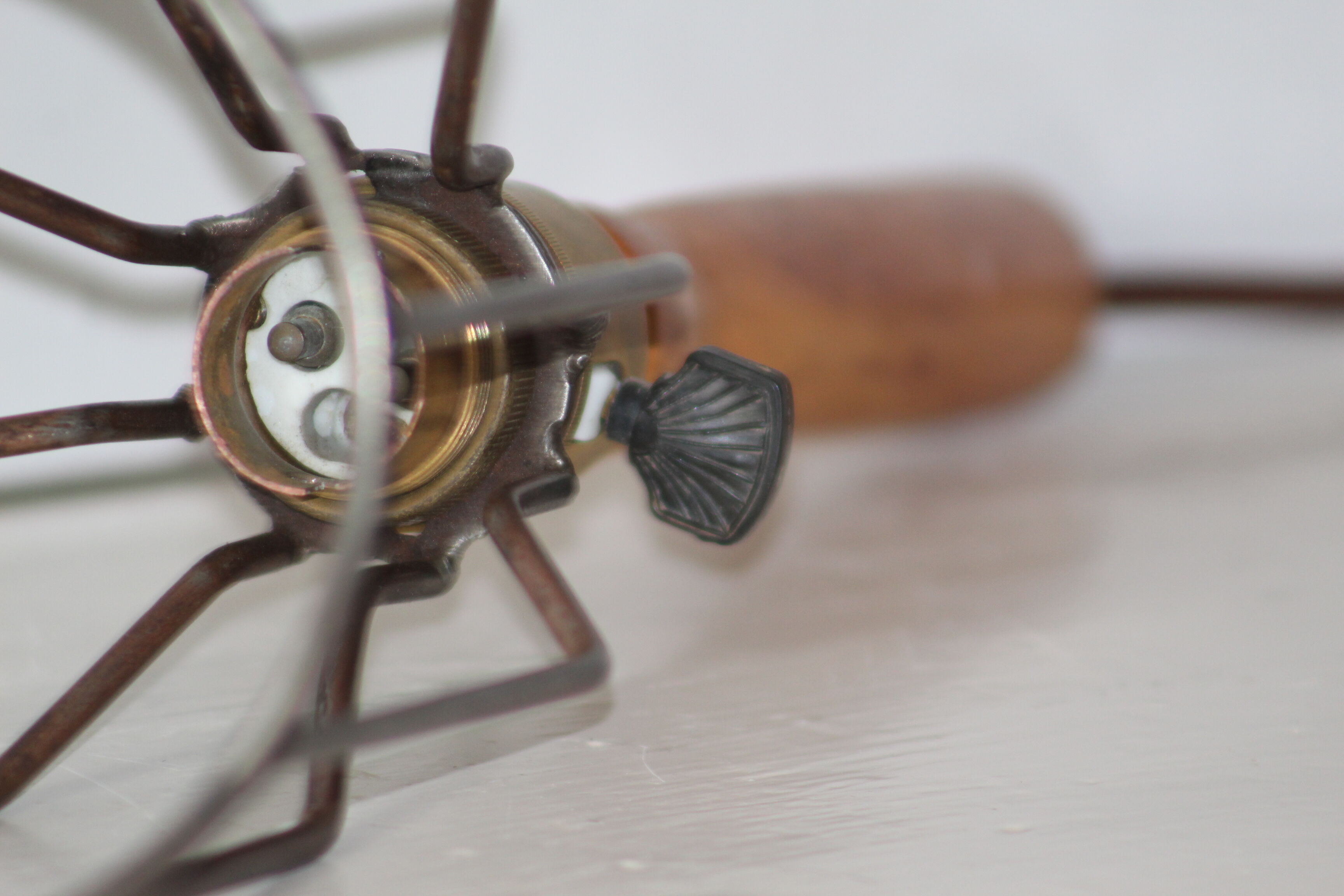 Vintage electric walking lamp