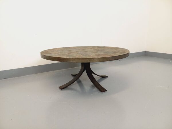 Table basse ronde vintage brutaliste en métal et ardoise des années 70
