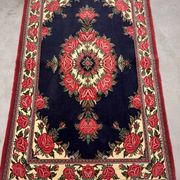 hand-woven Persian rug Ghoum