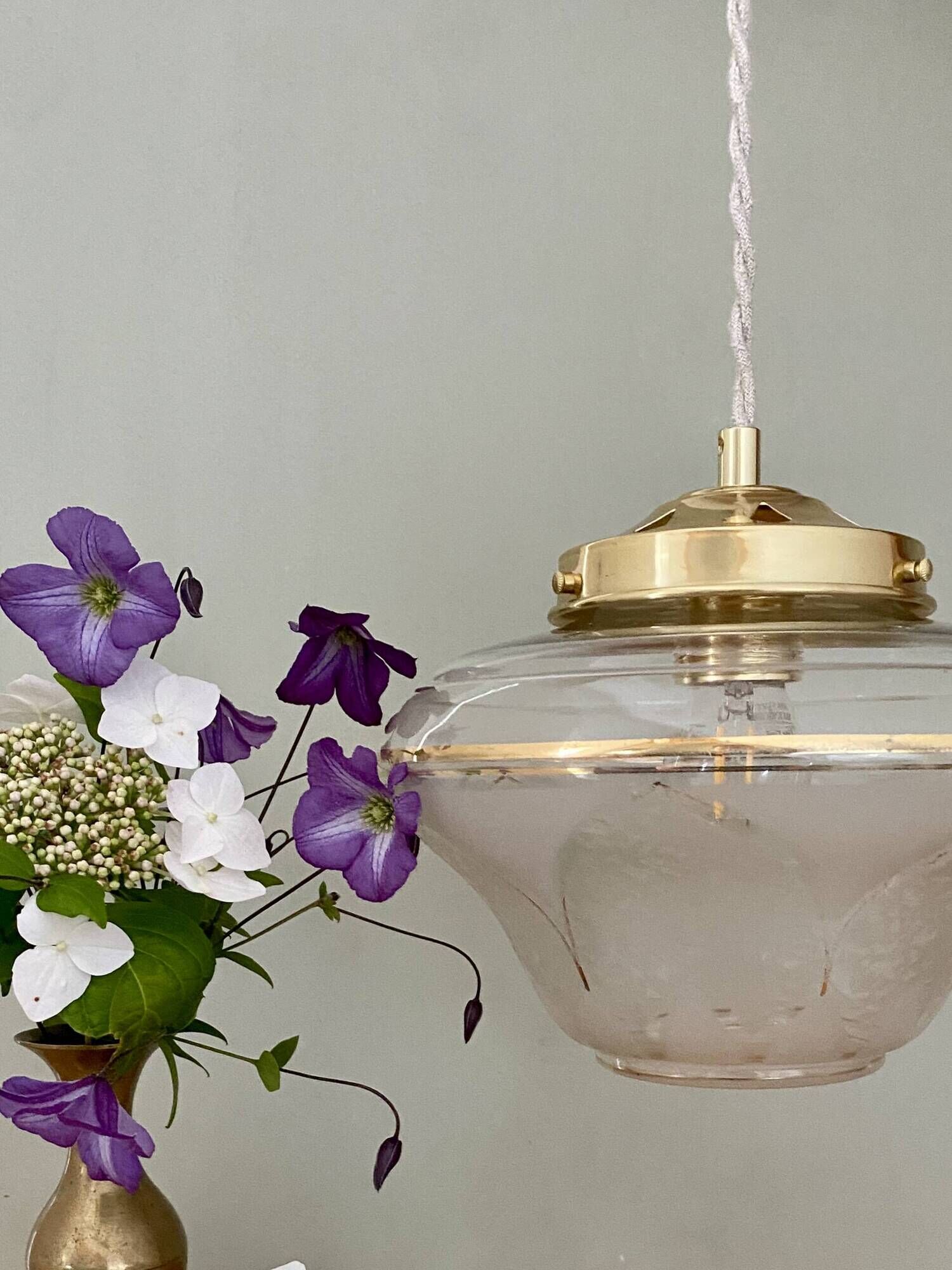 Vintage art deco globe pendant light in white and gold frosted glass