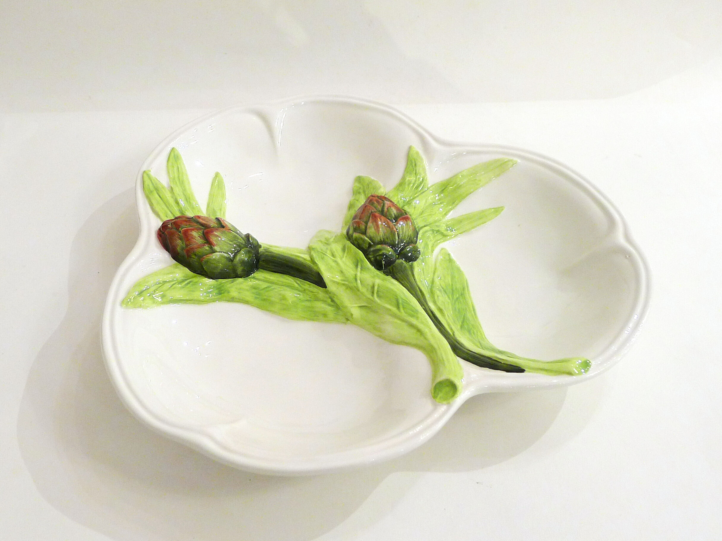 Dish dabbling artichokes