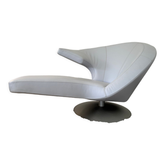 Leolux parabolica armchair