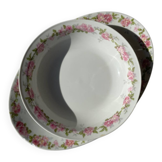 Lots de 2 plats en porcelaine de Limoge, motif fleuris.