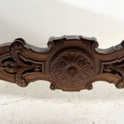 Table a manger de style Renaissance en bois massif sculpté XX siècle