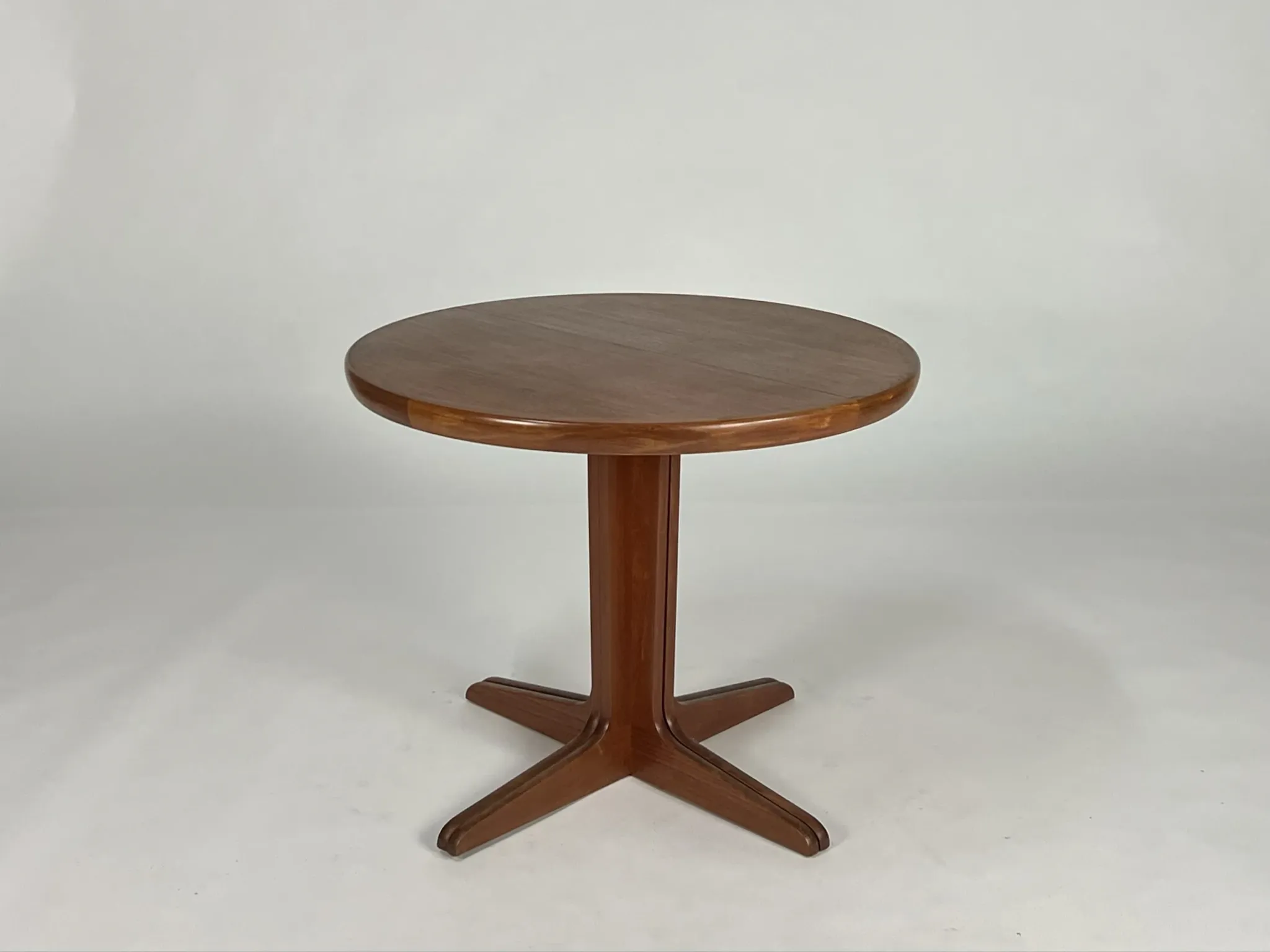 Danish teak dining table round vintage mid-century design VV Mobler