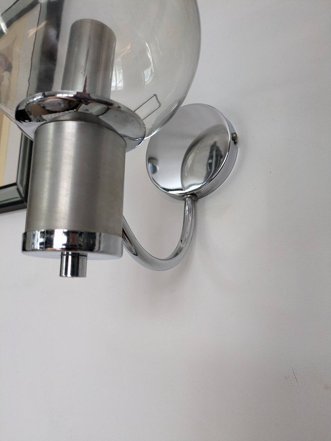 Duo See Delmas 70' wall lights