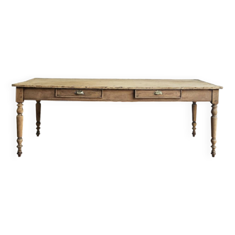 Farm table