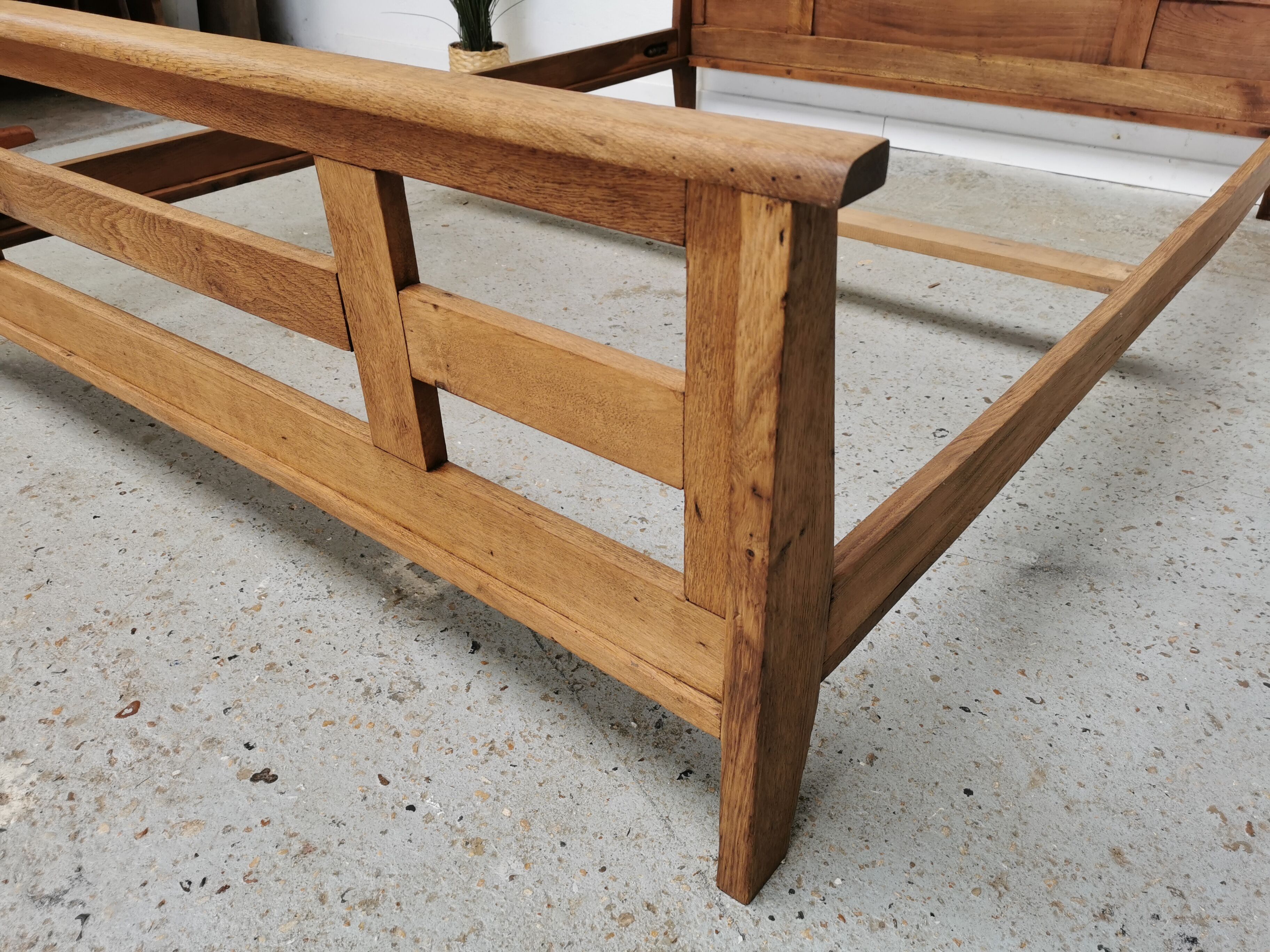 Vintage design bed René Gabriel