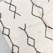 Tapis berbère marocain Beni Ouarain à motifs noirs 2,60x1,60m