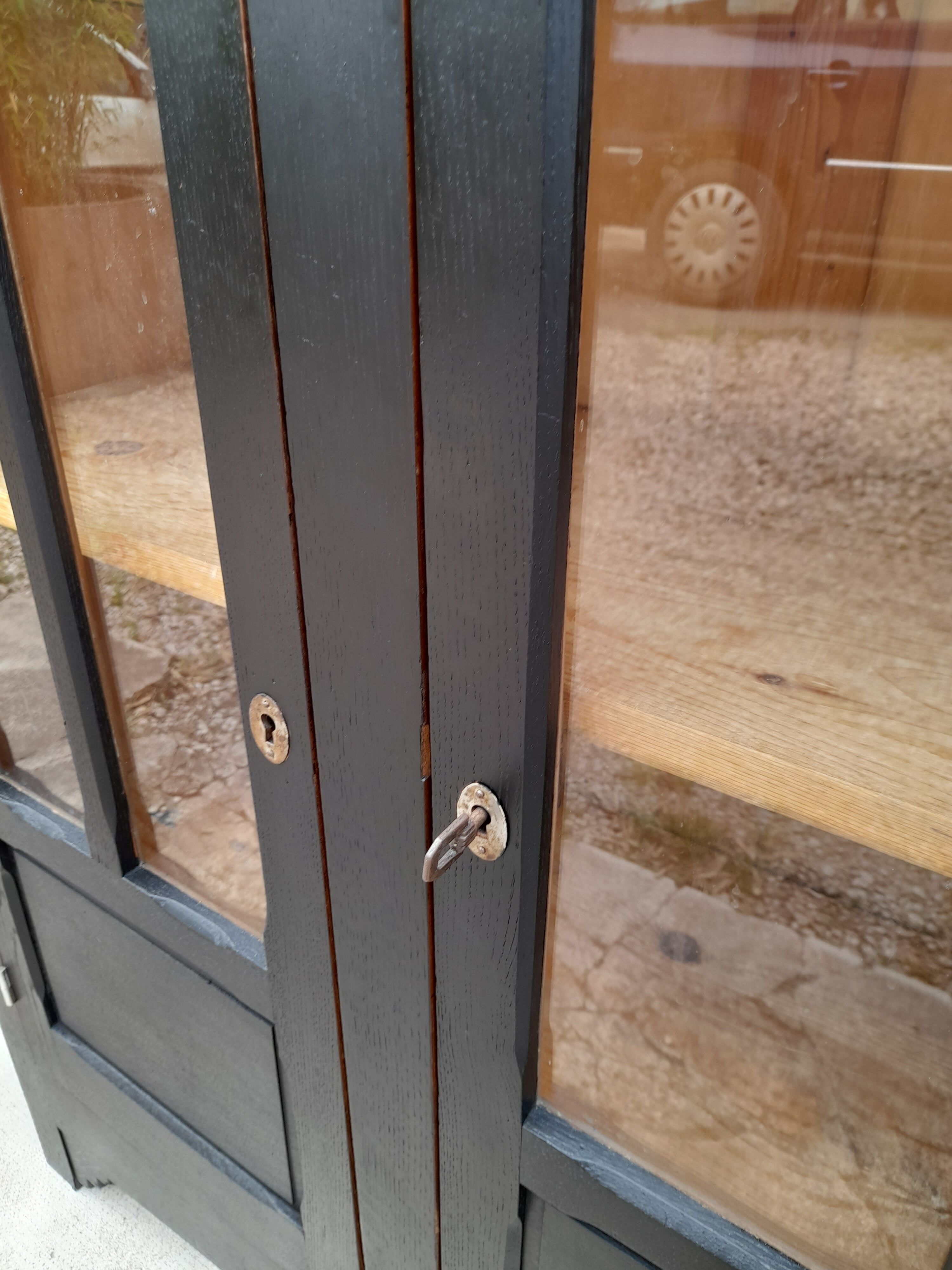 Buffet showcase 3 doors patiné black year 50
