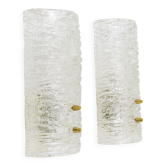 Pair of wall sconces by J.T. Kalmar, brass and textured glass, Austria, 1950s.