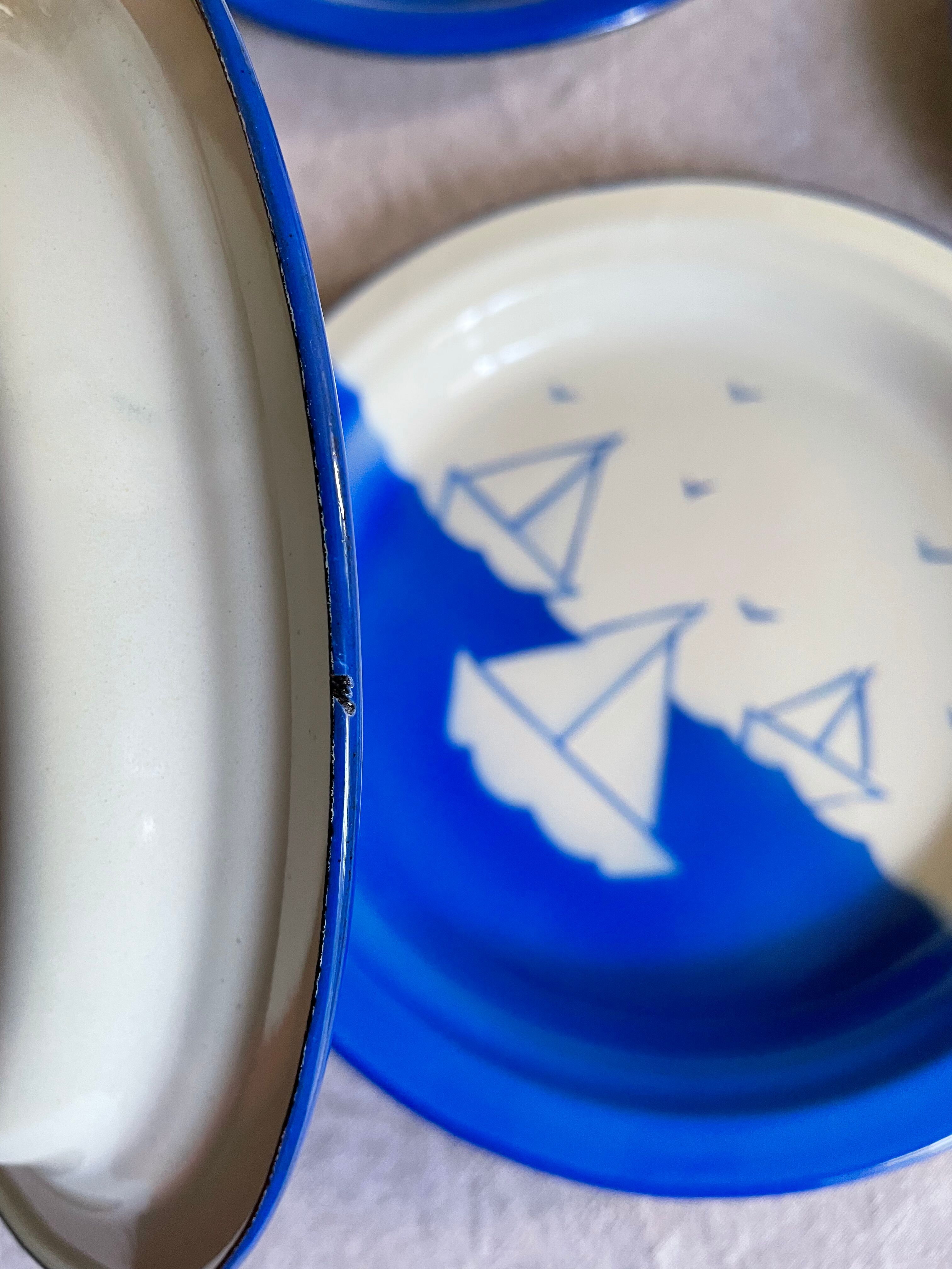 Blue enamelled sheet plates