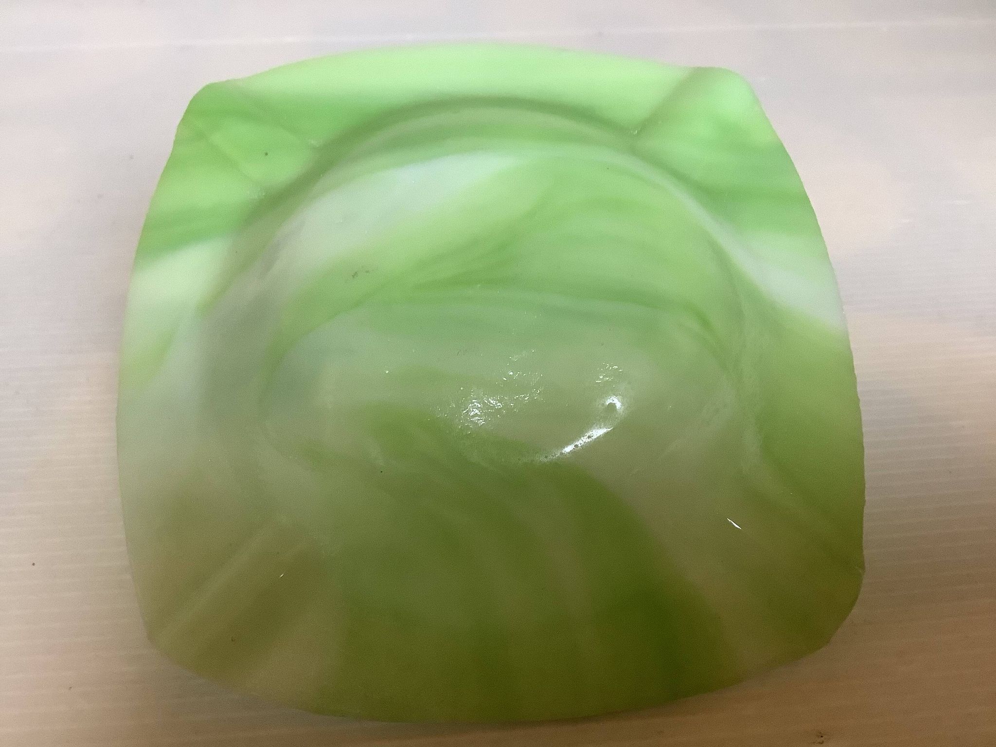 Vide poche cendrier pâte de verre verte