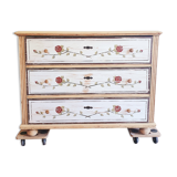 Pretty solid pine chest of drawers