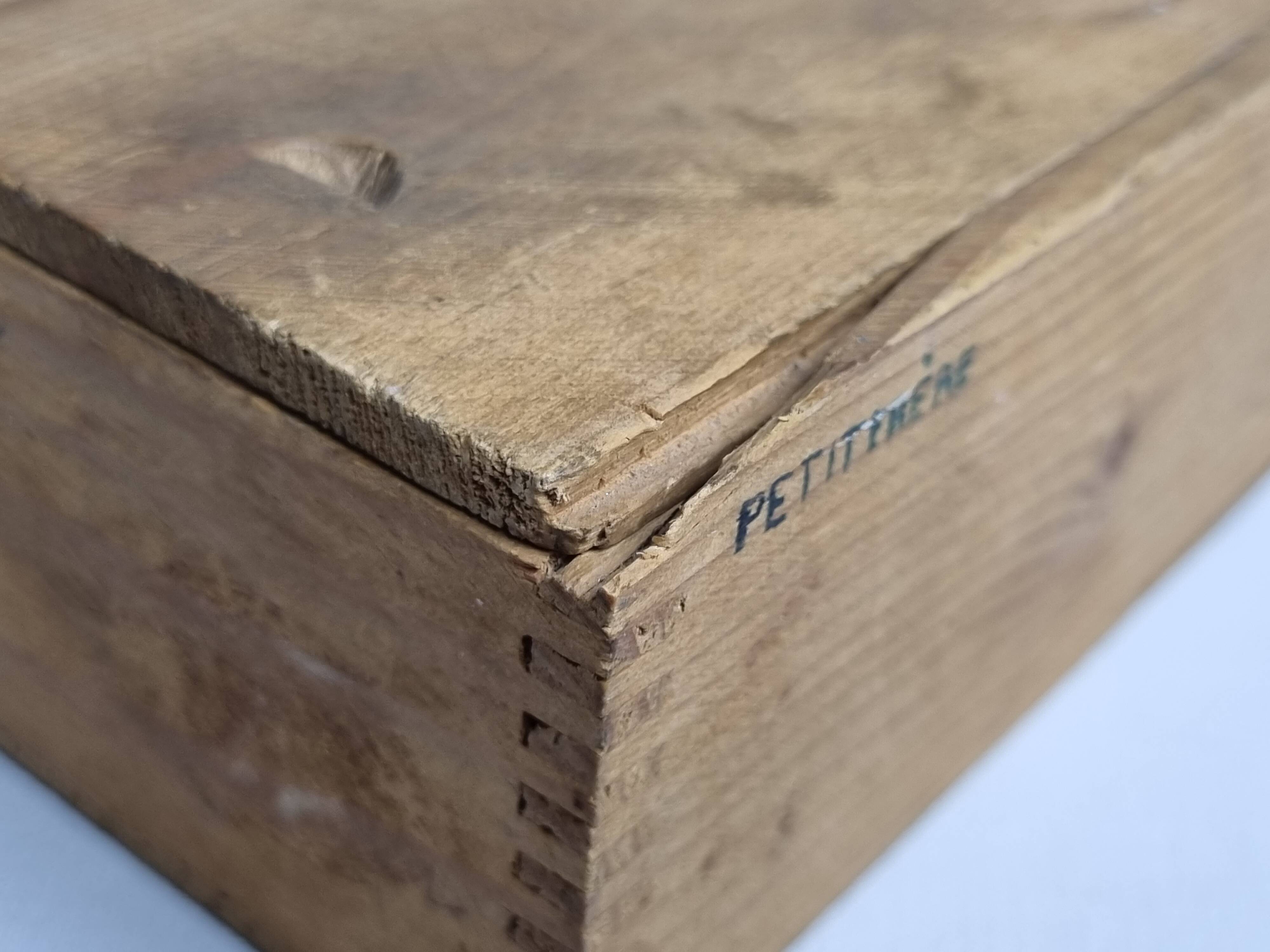 Antique Staunton Design Chess Set - Turned Wood Pieces (King 6cm)