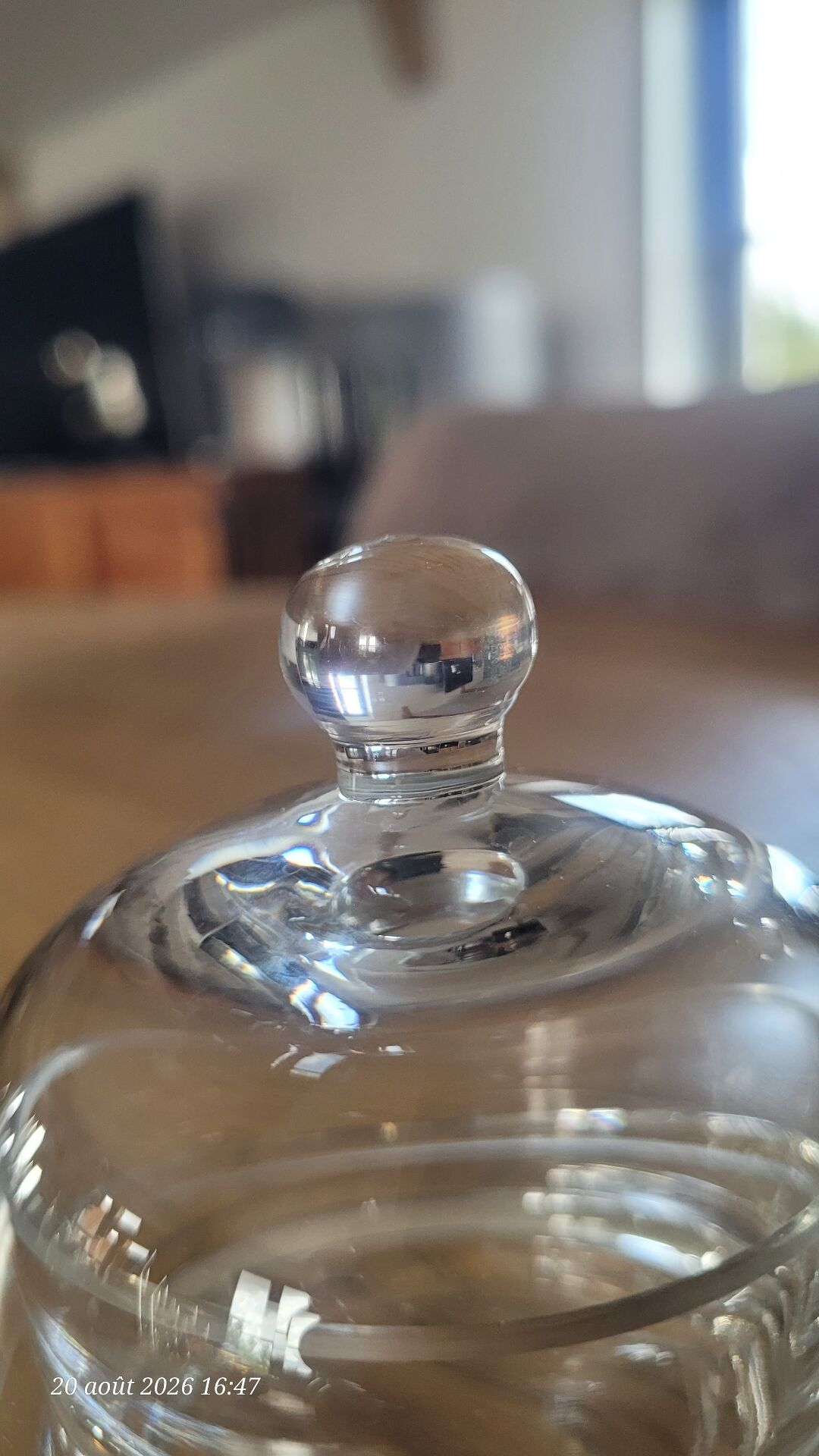 Beurrier en verre transparent,  avec cloche