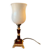 Lampe à poser métal doré résine et globe opalin
